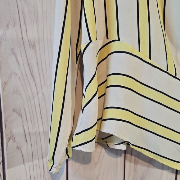 Ophelia Roe Vertical Striped Yellow and Black Asymmetrical Blouse Womens Large - Picture 5 of 7